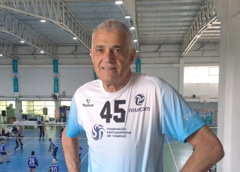 Omar Speroni tras una operación de cadera se luce en el newcom